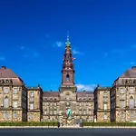 Unique 3 Bedroom In Vibrant Frederiksberg *