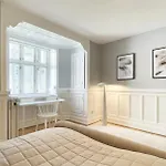 Unique 3 Bedroom In Vibrant Frederiksberg Apartmán