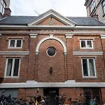 Unique 3 Bedroom In Vibrant Frederiksberg Apartmán *
