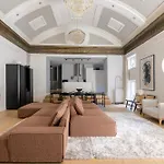 Unique 3 Bedroom In Vibrant Frederiksberg Apartmán