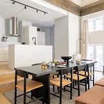 Unique 3 Bedroom In Vibrant Frederiksberg Kodaň