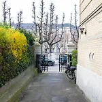 Apartmán Unique 3 Bedroom In Vibrant Frederiksberg *