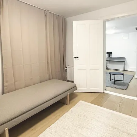 Unique 3 Bedroom In Vibrant Frederiksberg Apartamento