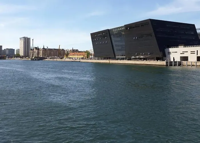 Unique 3 Bedroom In Vibrant Frederiksberg * København