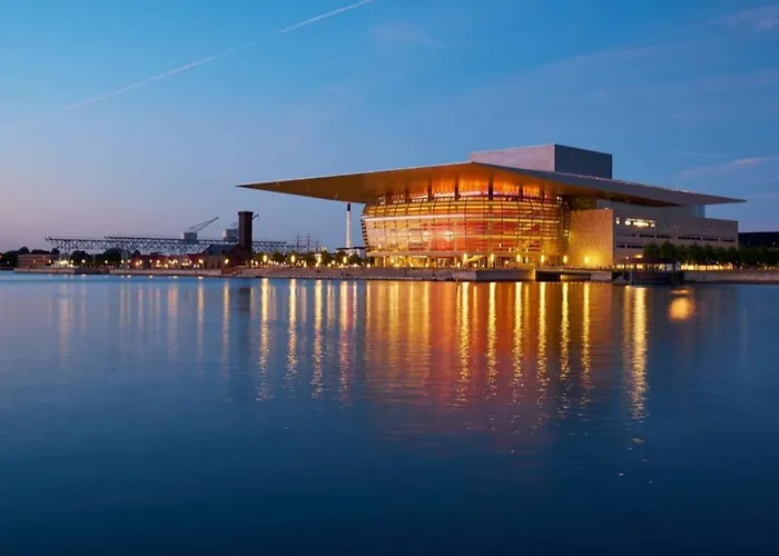 Unique 3 Bedroom In Vibrant Frederiksberg Lejlighed