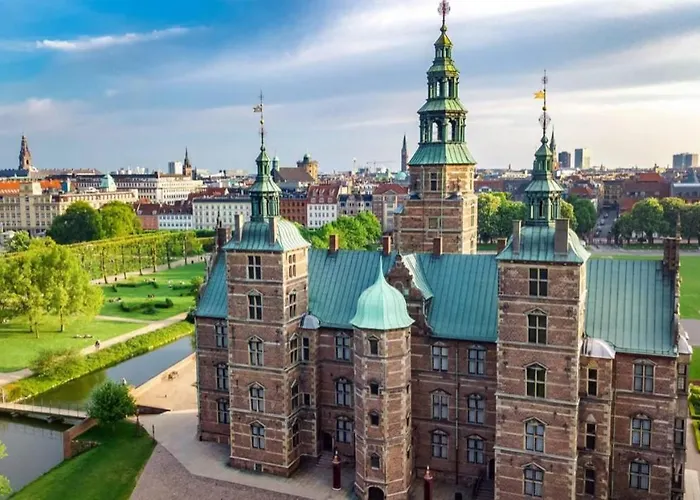 Unique 3 Bedroom In Vibrant Frederiksberg Lejlighed