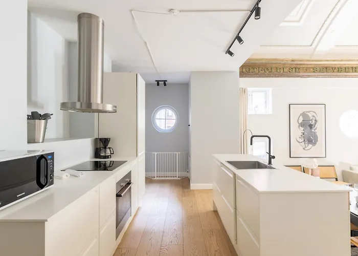 아파트 Unique 3 Bedroom In Vibrant Frederiksberg 코펜하겐