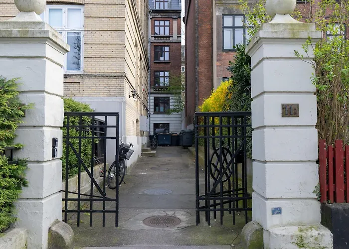 Unique 3 Bedroom In Vibrant Frederiksberg
