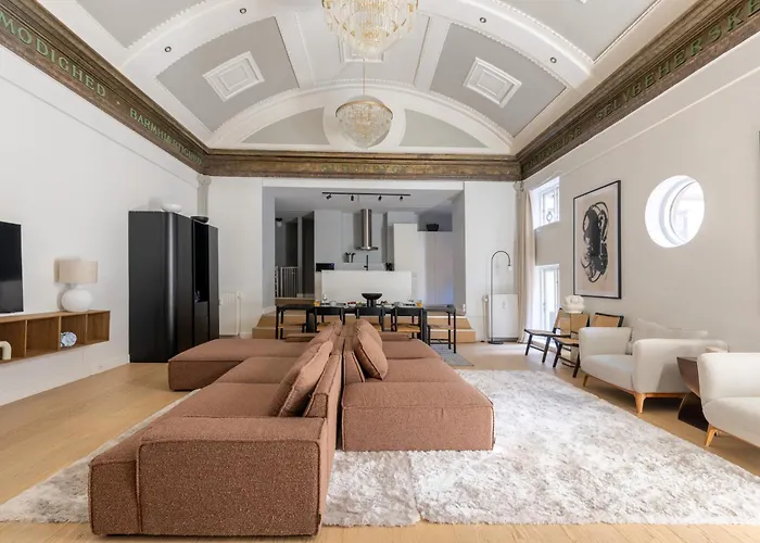 Unique 3 Bedroom In Vibrant Frederiksberg Lejlighed