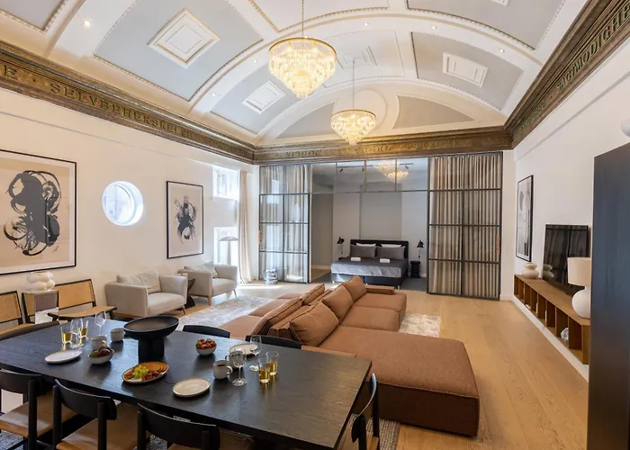 Unique 3 Bedroom In Vibrant Frederiksberg *